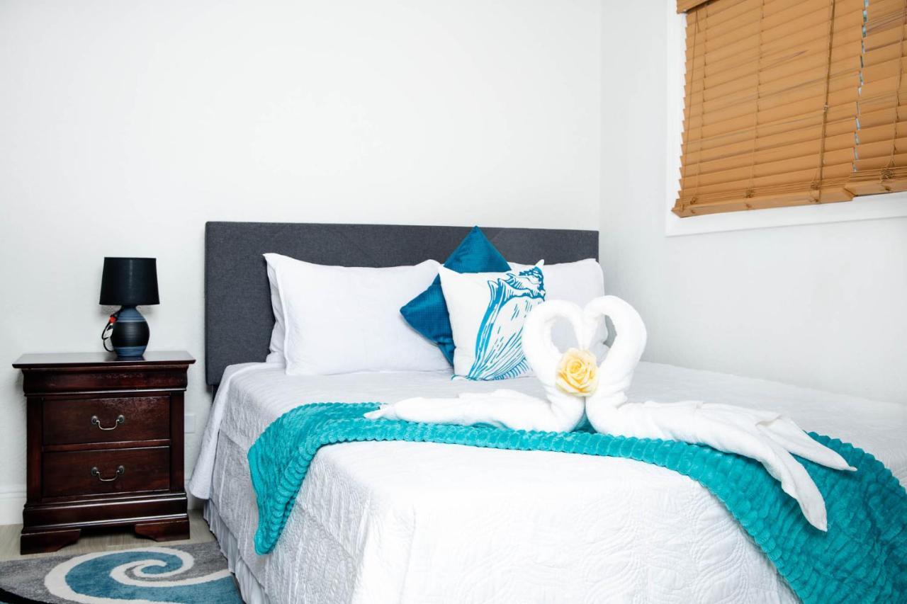 Sheer Bliss Beachview Apt #2 George Town Eksteriør billede